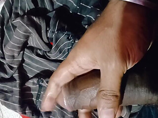 Amateur solo dick stroking session in bedDaddy dick amateur masturbation hand job Big Daddy dick amateur o di