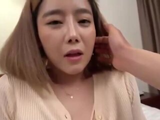 06526,A woman panting in full lewdness