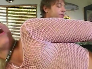 Begierde eskaliert bis nichts mehr harmlos ist bis alles