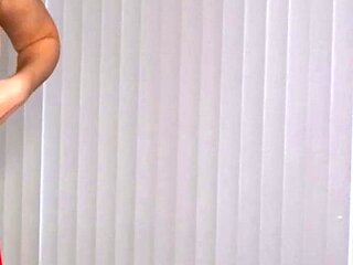 Amateur Webcam Babes Going Solo