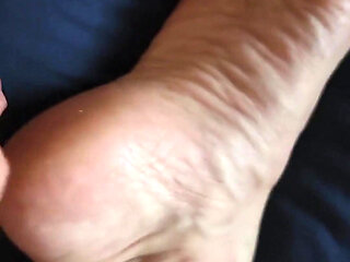 My Wrinkled Soles From Curled Toes Catch Hot Cum While I Masturbate to Orgasm in This Solo Adventure