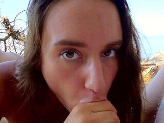 Amateur with nice lines worships cock in full outdoor XXX romance