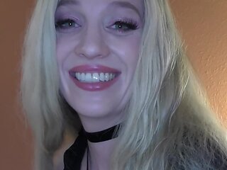 Blonde girl Luna Thurman gets her hair job done