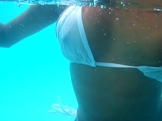 Indian Desi Couple Hot Moments at Hotel Swimming Pool