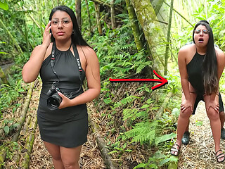 I Helped A Cute Photographer Who Was Lost In The Woods... This Is How She Thanked Me