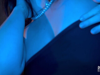 She Takes Charge with a Hot Sitting in Facesitting Scene