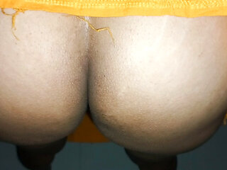 My brother-in-law inserted the land in my pussy, became doggy style and fucked my pussy.