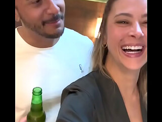 &quot_Vem ver Corno, olha o que esse pau faz com sua esposinha&quot_ - Esse casada brasileira &eacute_ uma delicia, Fodeu neg&atilde_o pauzudo e ainda humilhou o corno