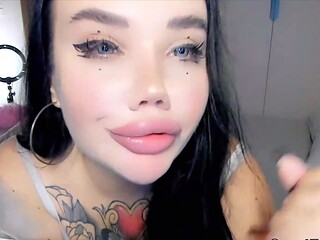 Sexy Chick Fucks Her Pussy Deep