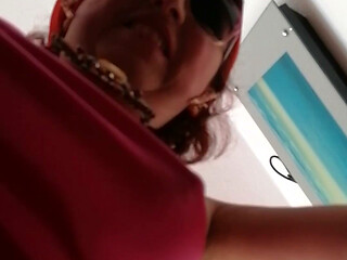 A Beautiful Azerbaijani Woman Happily Fucks and Films Herself on the Phone and Lets You Cum on Her Face