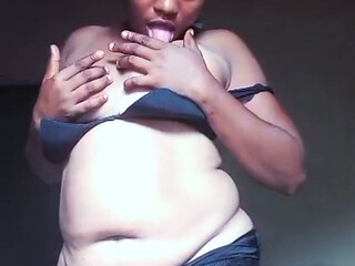 Nigerian Girl Sqirting on the Live Stream