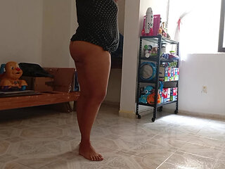 Chubby mom records herself and sends me a video doing cleaning in a thong 3