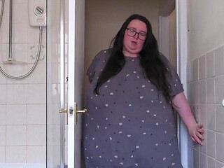 SSBBW Stripping in the Bathroom Fat Body Exploration