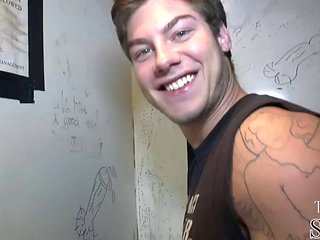 Fooled gloryhole str8 cum on gay lips after blowjob