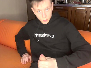 Shower Solo Has 18yo Moaning While Milking Dry