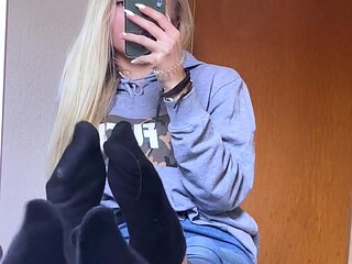 Close up fuck and cumshot