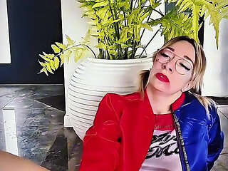 Harley Quinn Marvel Sticks a Baseball Bat