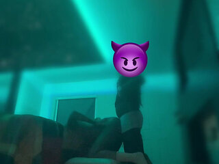 She Likes to Twerk Before Getting Fucked