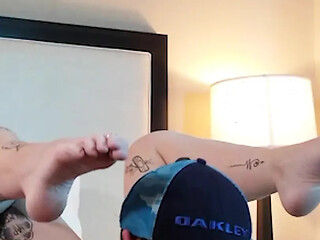 Petite tatted teen gives a sweet pussy eating