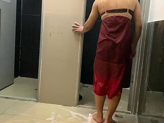 Behind the scenes of the shower clip