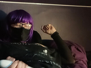 vibrator masturbation and cumming through panties with Raven LeTrap