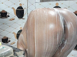 indian girl bathing nude