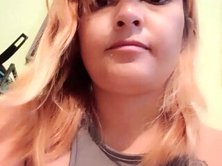 Hot single gives herself pleasure