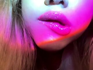 Babyheavanian - Drooling shiny lips