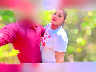 Desi Village girl Going to Park for making Reels with her Bf and Fuck in park xxx viral video