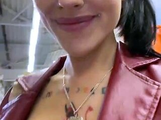 Melissa_crazy russian toilet camwhore