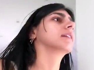 Mia Khalifa - Get Ready With Me