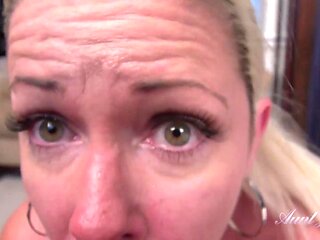 Come-hither chick at amateur milf scene