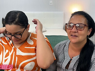 Duas mulheres safadas fazendo DP numa suruba que rolou de tudo