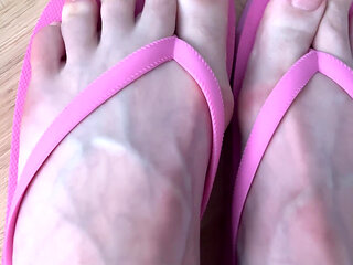 Show Feet in Flip Flops