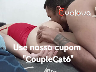 She opens her ass to put it deeper