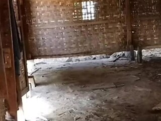Myanmar woman enjoys public sex with a stranger in broad daylight