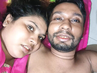 Desi High class bhabhi saree amazing romance