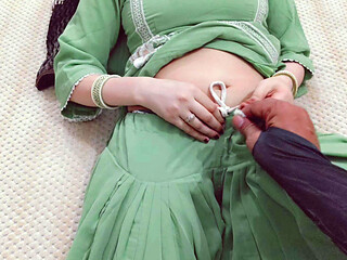 Pdosan bhabhi Ghar par thi akeli