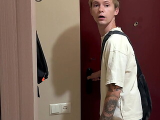 No52 Part 1 stepbrother came to visit, let him try my big dick