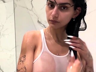 Mia Khalifa Post Shower Video Leaked