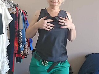 The Day Is Overheated, I'm All Wet, I Have a Craving for Sex