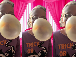 Asmr Bursting Bubblegum Bubbles