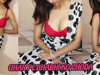 Hindi Dirty Talk Bhabhi Alone at Home and Teasing His Brother in Law