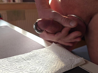 SlowMotion abwixxen on table