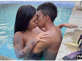 Sucking The Big Cock In The Pool With Pau Gigante