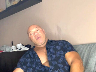 Mr Guru Bodybuilding Stepdaddy Wank at Home