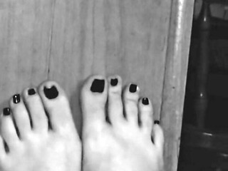 Sexy Toes Shining for Stepdaddy