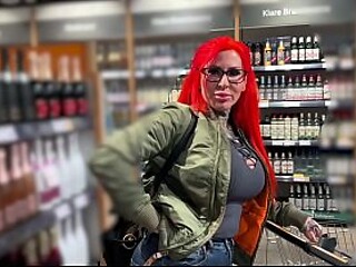Spontaneous sex on a shopping trip - he won't forget it!