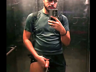 Jerking off in public turns me on like crazy