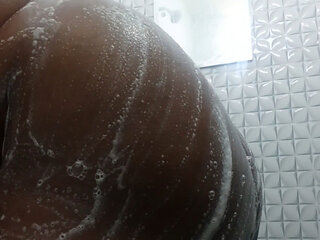 Girl bathroom shower noti